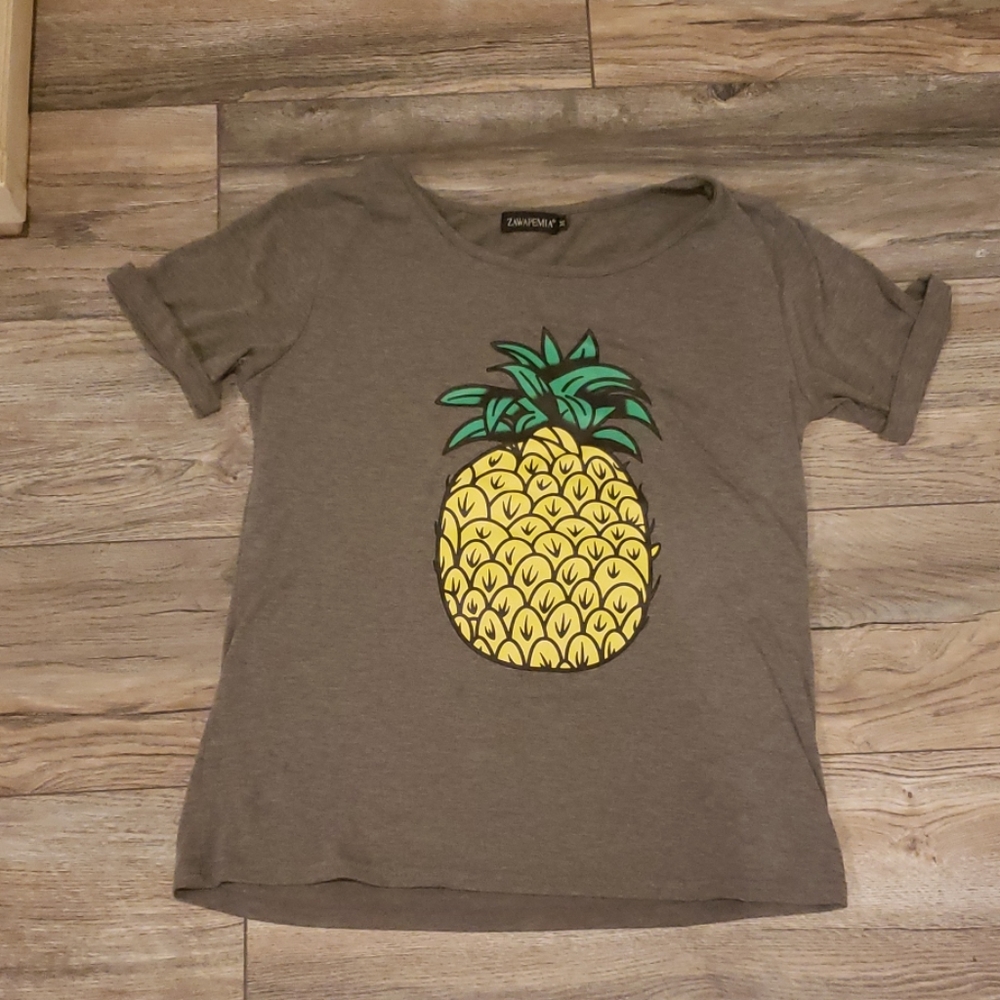 Adorable Pinapple Shirt!